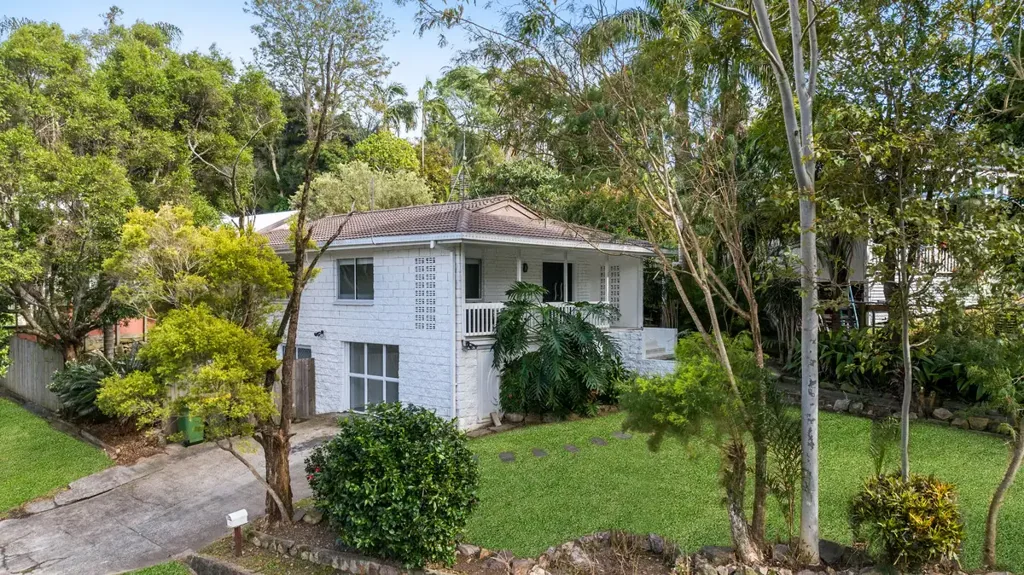 Buderim 4ਬੈੱਡਰੂਮ Dual Living, Buderim Postcode, Stroll to the Beach