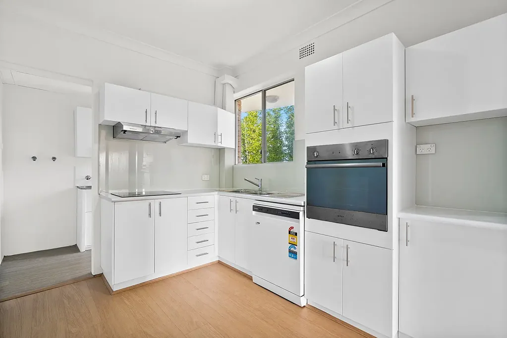 Freshly Updated Apartment Living in the Heart of Mascot