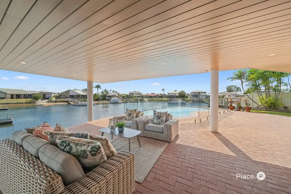 Newport 5 Bedroom Grand Architecturally Designed Residence with 45m Frontage!