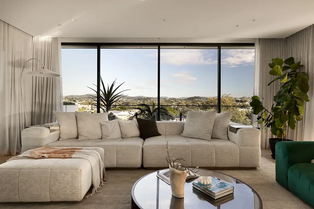 Lutwyche 5chambre 529 sqm of Full-Floor Penthouse Perfection. The Final Residence in Parklane.