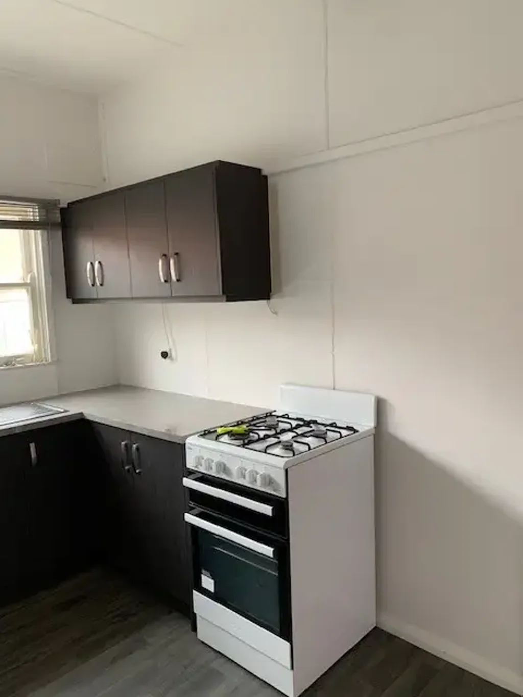 OLDER STYLE 2X BEDOOM HOME WITH LARGE BACKYARD