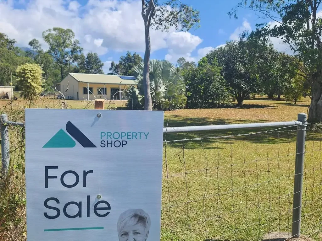 Carruchan 2房  Tropical Acreage with Separate Accommodation & Plenty of Potential