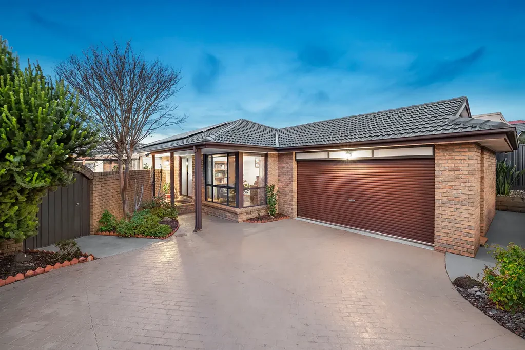 106 Blossom Park Drive, Mill Park, VIC 3082
