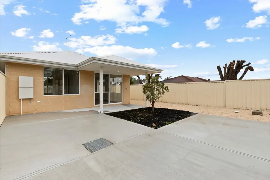 Coodanup 5房  Dual Dwelling Opportunity | Main Residence + Modern Granny Flat