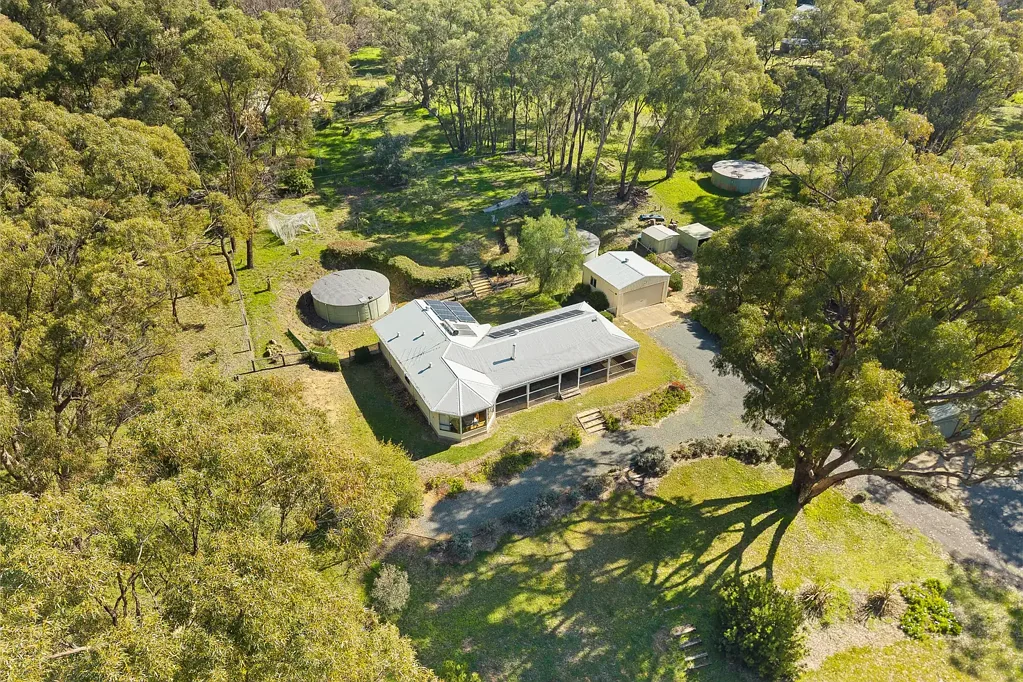 33 Hilltop Rise, Karnup, WA 6176