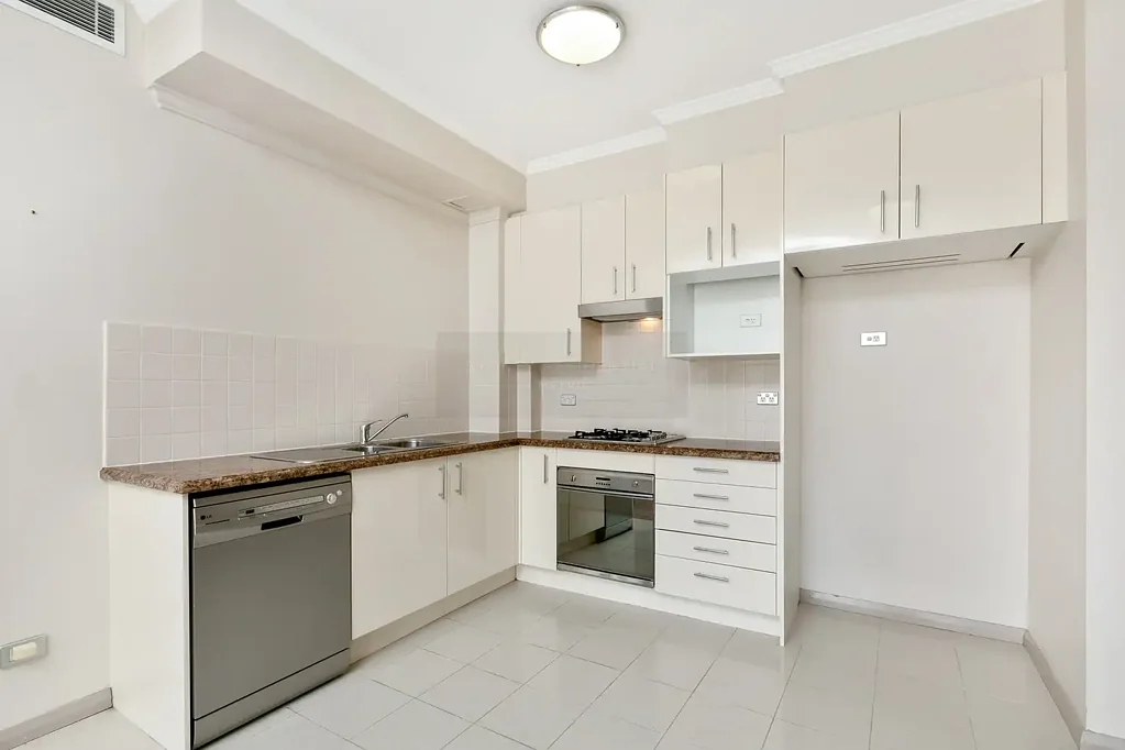 ***Deposit taken*** Inspection cancelled*** Spacious One Bedroom Apartment with Parking