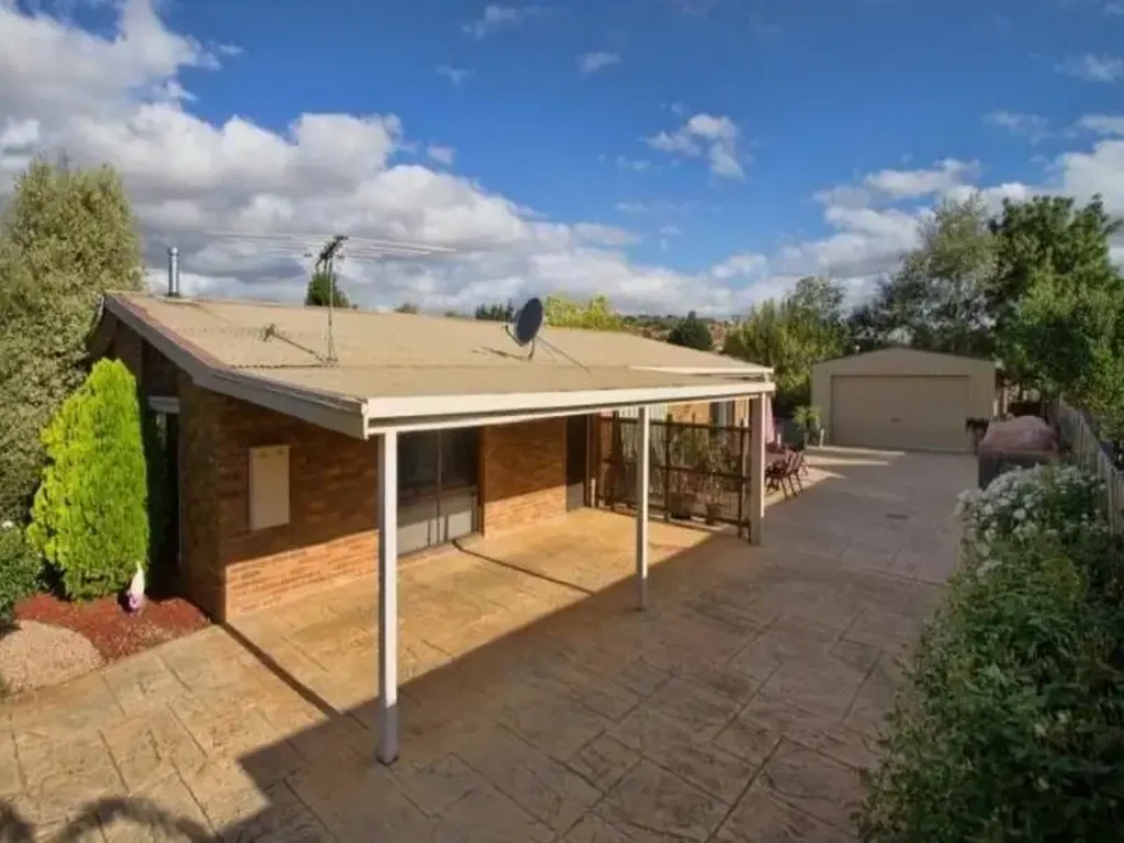 3 BEDROOM HOME IN POPULAR NEW GISBORNE LOCATION