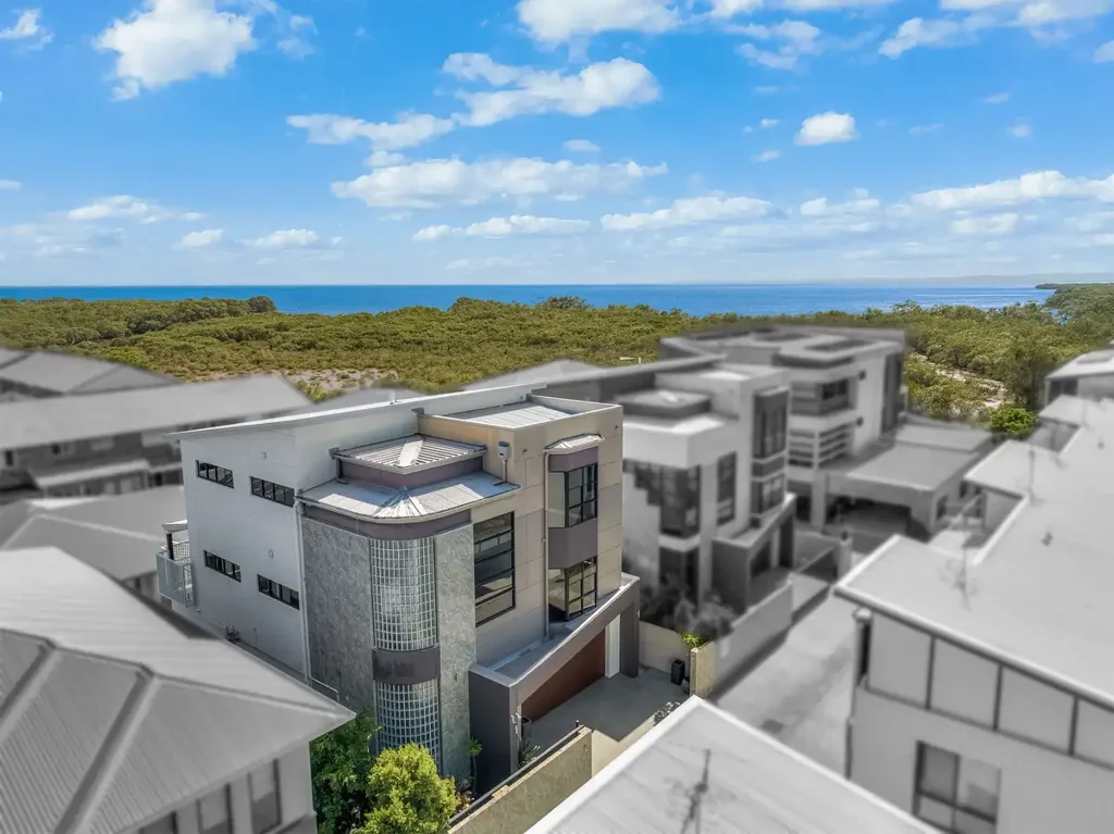 Wellington Point 4બેડરૂમ Freehold Property NO BODY CORPS, Don't waste Saturday mowing!
