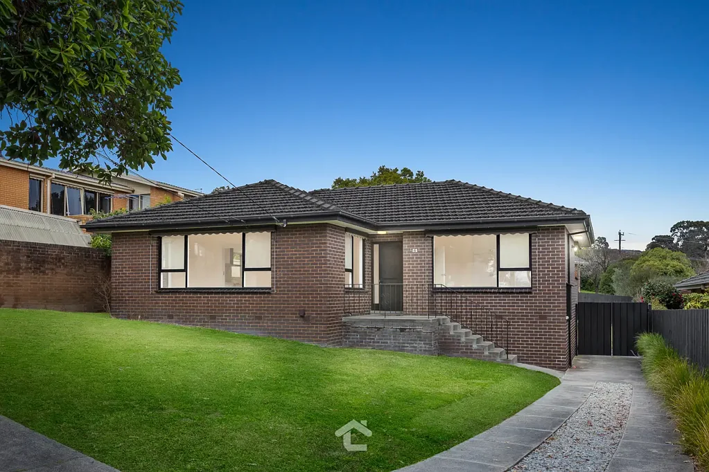Templestowe Lower 3房 三卧精装卧室 内置衣柜储物 美丽木地板温暖 开放式厨餐区 现代浴室便利 宽敞后院潜力 地理位置优越 学区房便利佳 The Perfect Place to Begin, Grow or Invest