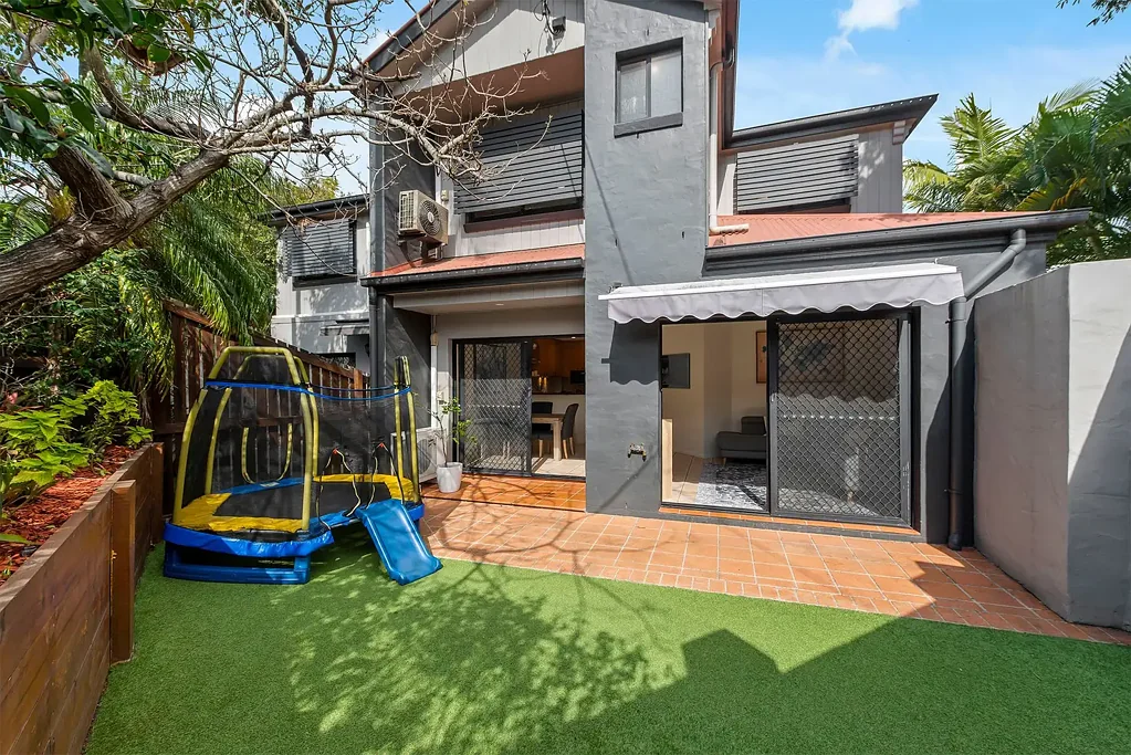 Wilston 3ਬੈੱਡਰੂਮ Wonderful Two Level Townhome In A Blue Chip Location!
