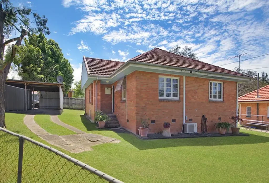Inala 2બેડરૂમ Renovated Brick Home, located near Inala Civic Centre - PRICE SLASHED