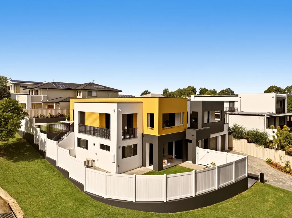 Carindale 6ਬੈੱਡਰੂਮ A Private Bushland Sanctuary Designed for Dual Living