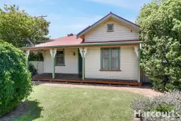 55 McPherson Street, Horsham