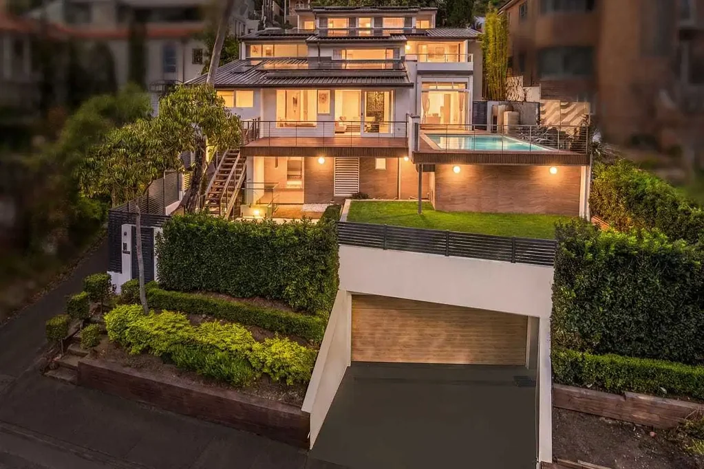 Vaucluse 5Zimmer EXPANSIVE FAMILY SANCTUARY IN AN EXCLUSIVE HARBOURSIDE SETTING