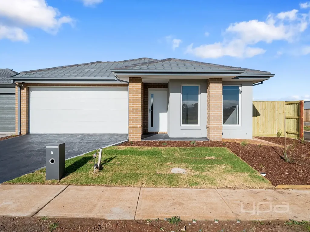 BRAND NEW 3 BEDROOM FAMILY HOME