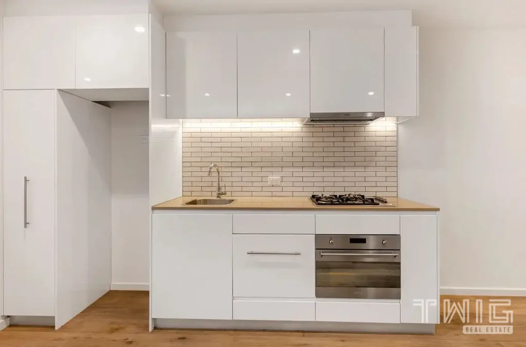 Spacious Garden Apartment