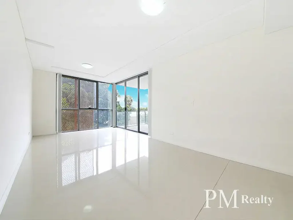 OVERSIZED 1 BEDROOM AND STUDY IN THE HEART OF MASCOT