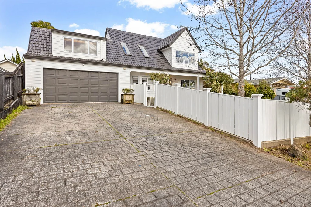 8 Picasso Drive, West Harbour, Waitakere City, Auckland