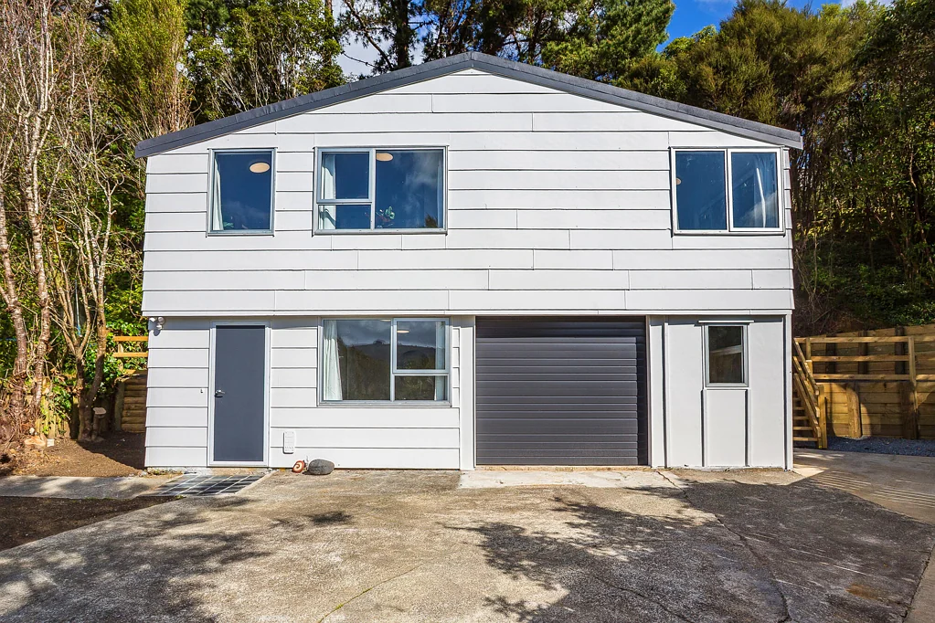 Stokes Valley 2બેડરૂમ Renovated + Garage + Affordable