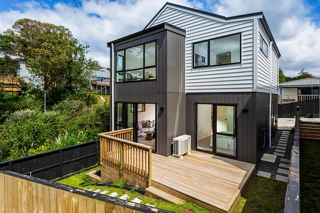 24C Scarlock Avenue, Browns Bay, North Shore City