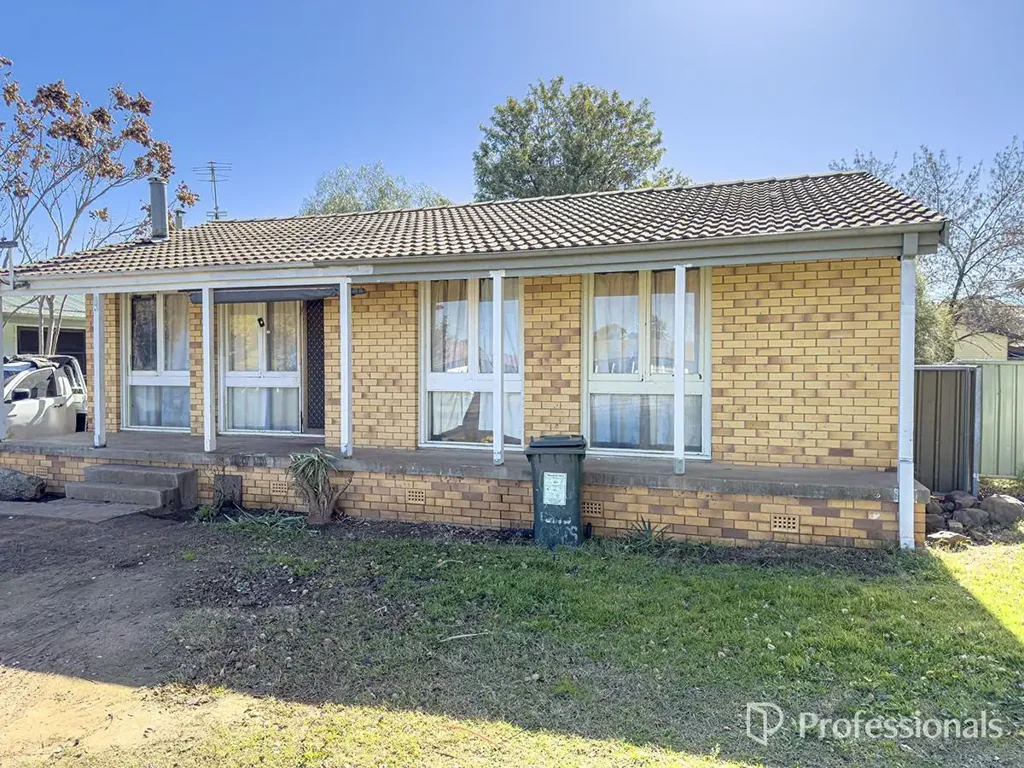 15 Bourne Street, West Tamworth, NSW 2340
