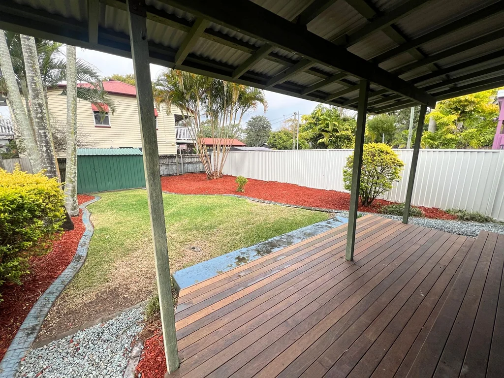 Comfortable Living with a Private Outdoor Retreat