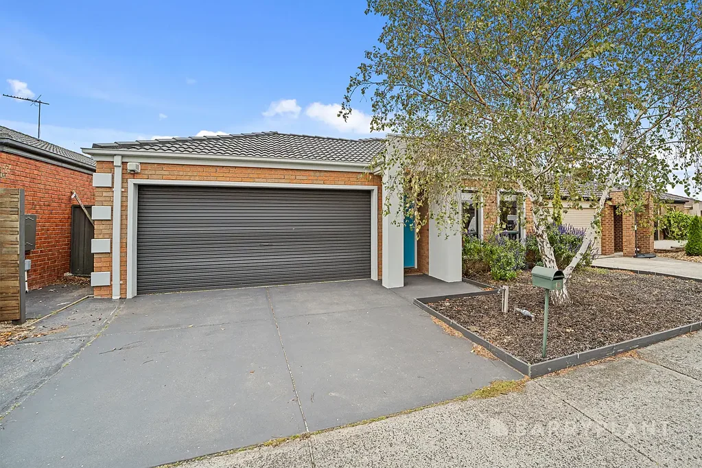 Spacious Family Living with a Spacious Backyard