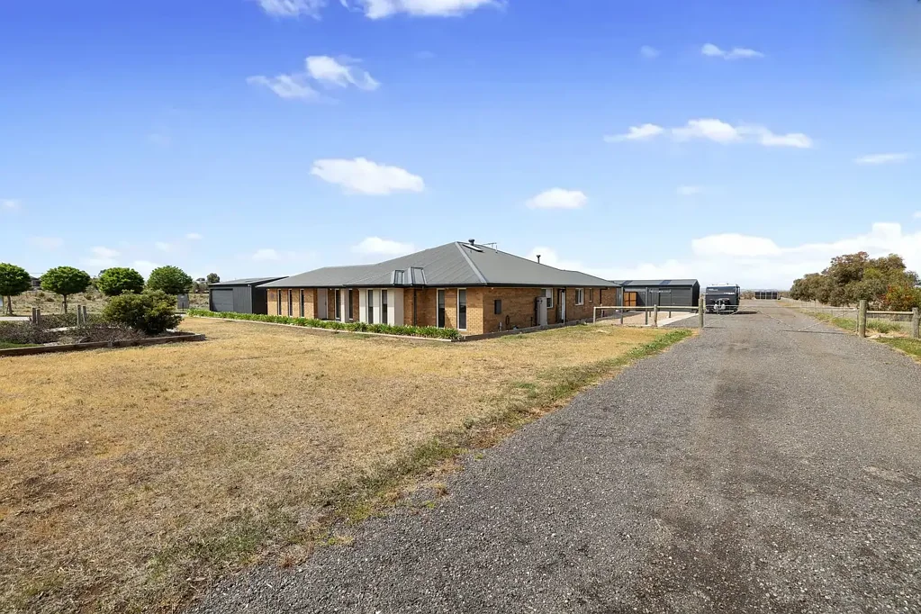 13 Lindsay Avenue, Merrimu, VIC 3340