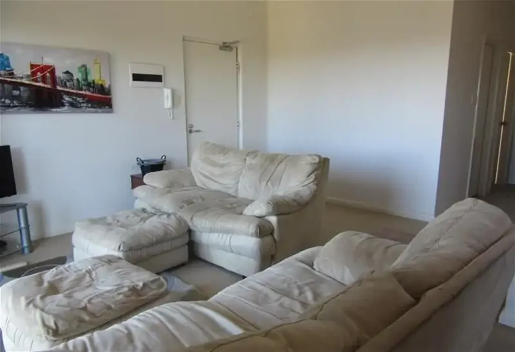 Stylish  Convenient Fully Furnished Apartment in Joondalup