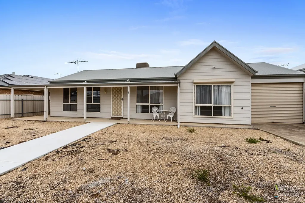3 Cairns Crescent, Riverton, SA 5412