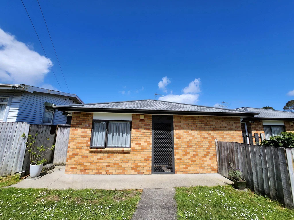 Low-Maintenance 3-Bedroom Brick & Tile Home