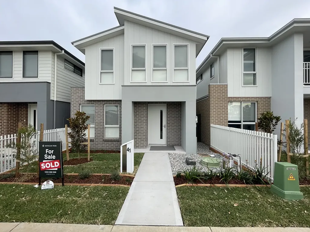 Immaculately presented 5 bedroom home in Watagan Park