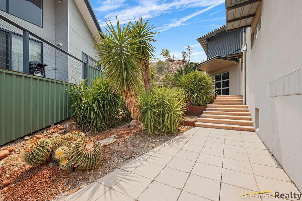 6 Armstrong Court, Araluen, NT 870
