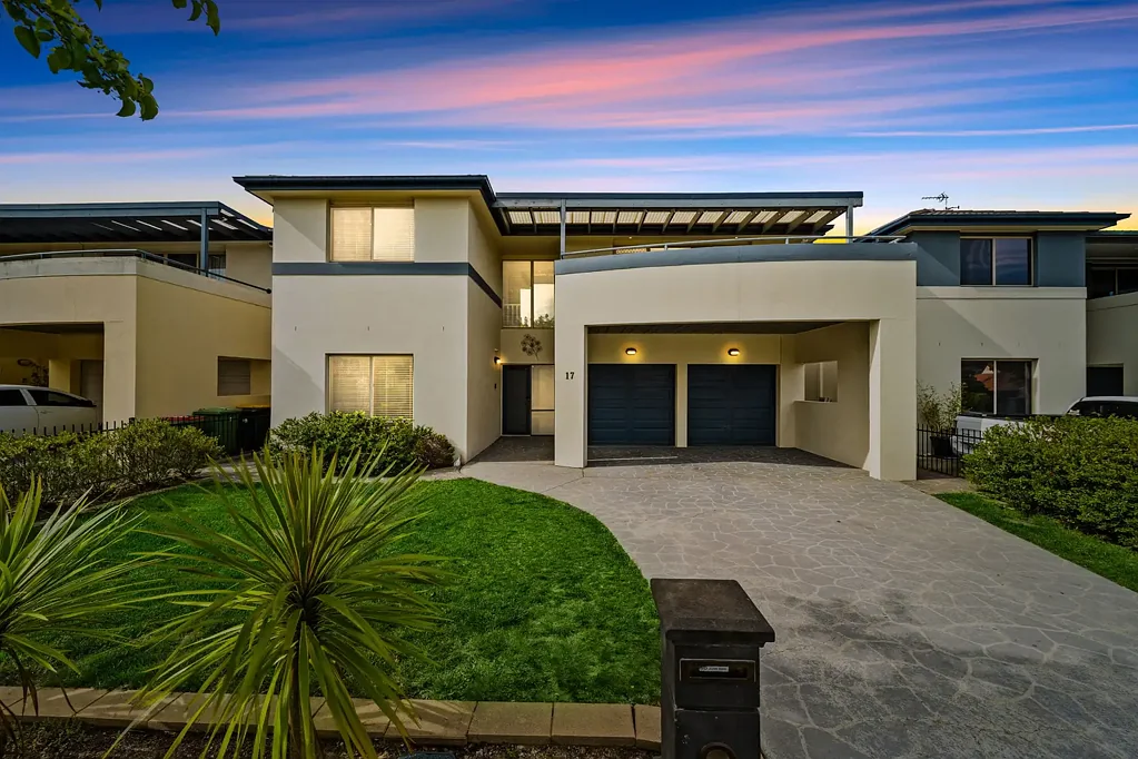 17 Bluestone Gardens, Jerrabomberra, NSW 2619