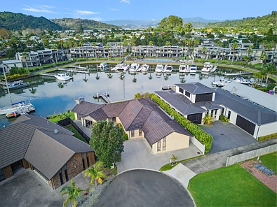 Whitianga 4 Bedroom QUALITY CANAL FRONT. PONTOON. EASY LIVING.