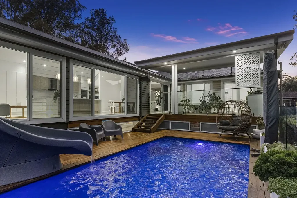 Berkeley Vale 5ਬੈੱਡਰੂਮ Uncompromised luxury living by the Lake