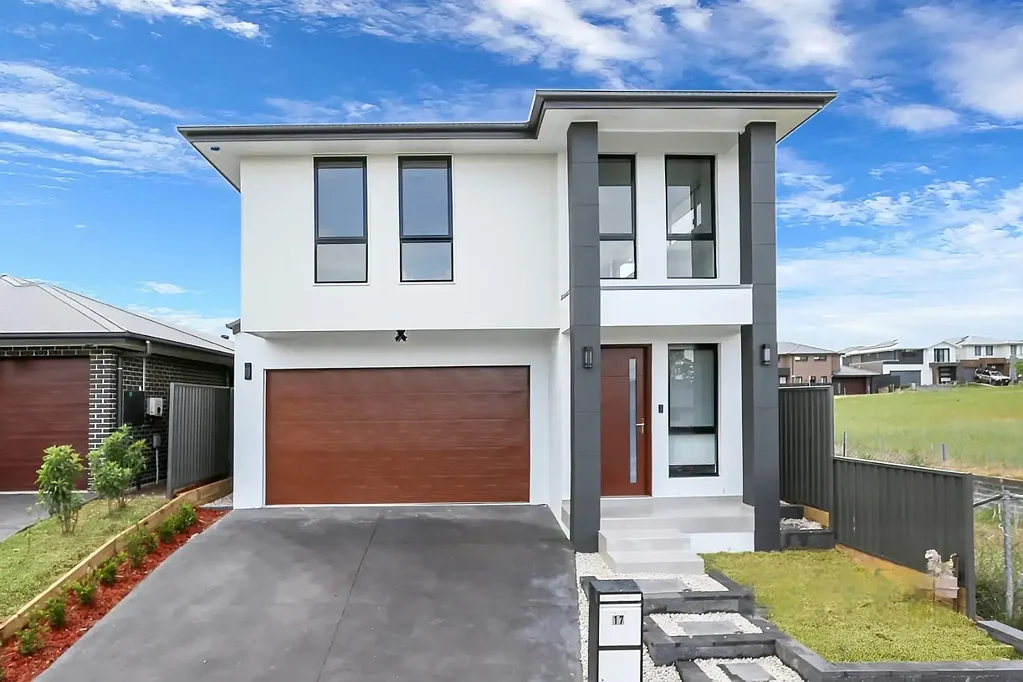 Premium 5-Bedroom Family Home - Butler's Pantry, Space & School Zones