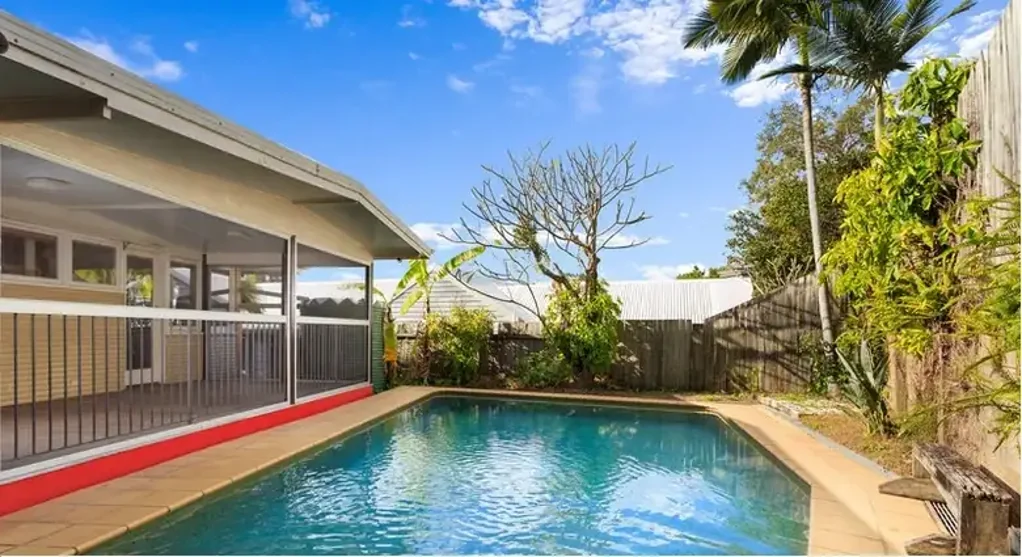 Recently Refurbished 4-Bedroom Duplex with Park & City Views, Your St Lucia Home Awaits!