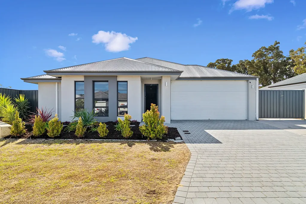 6 Dragonfly Boulevard, Lakelands, WA 6180