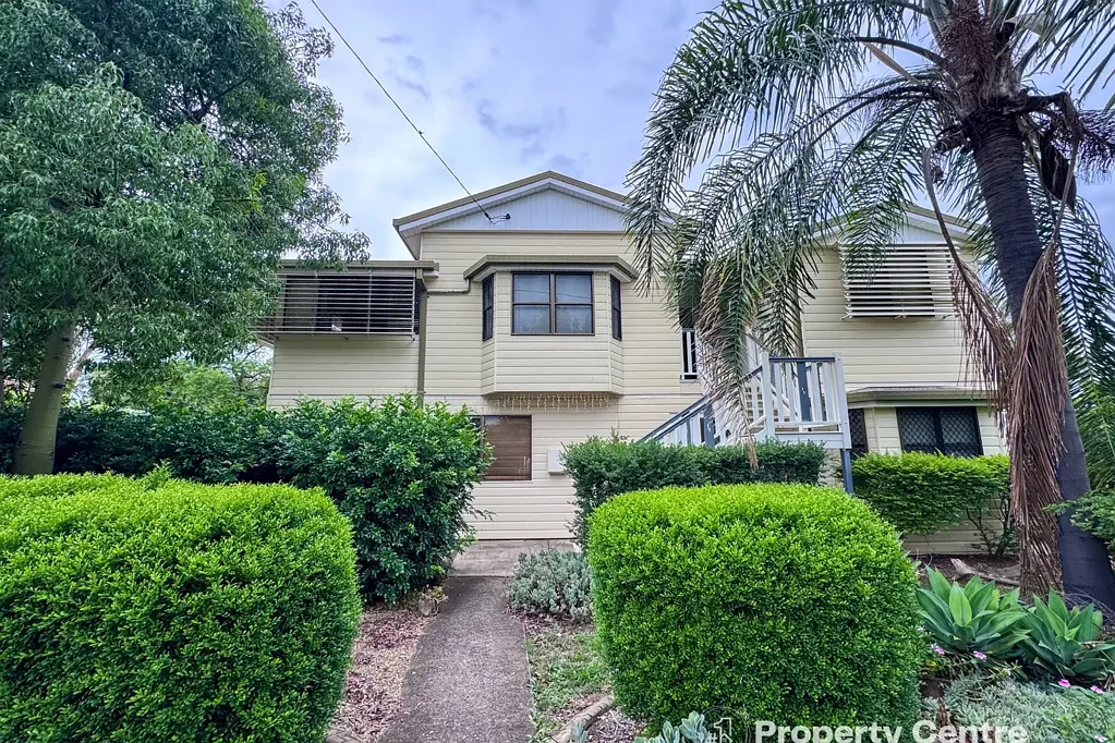 Dalby 5غرفة نوم Huge Home with Granny Flat Potential – Prime Position, Big Value