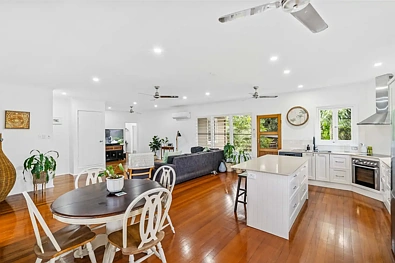 Brinsmead 4Zimmer Tropical Queenslander Charm with Pool & Self-Contained Retreat