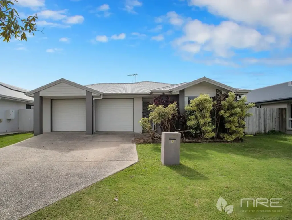 ANDERGROVE LAKES - FULLY AIR CONDITIONED 4 BEDROOM FAMILY HOME
