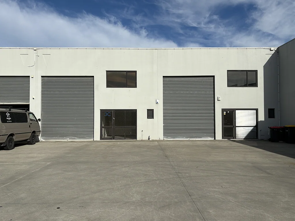 Sockburn Versatile Warehouse Unit in Sockburn