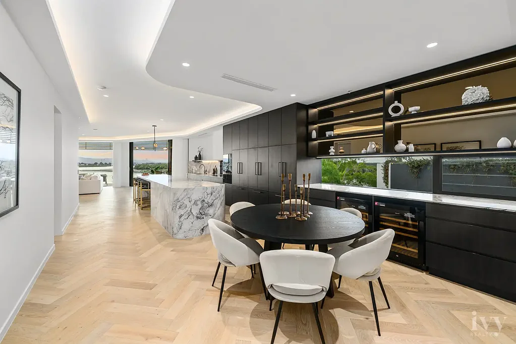 4/4 Paradise Parade, Paradise Point, QLD 4216