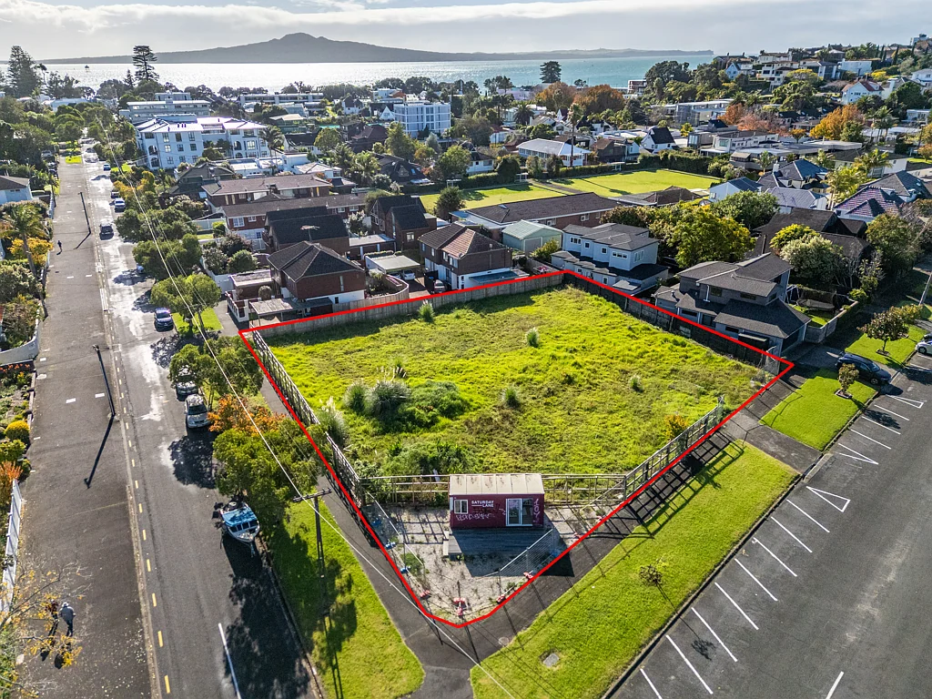 Mission Bay 1707sqm prime site - RC for 19 luxury apartments