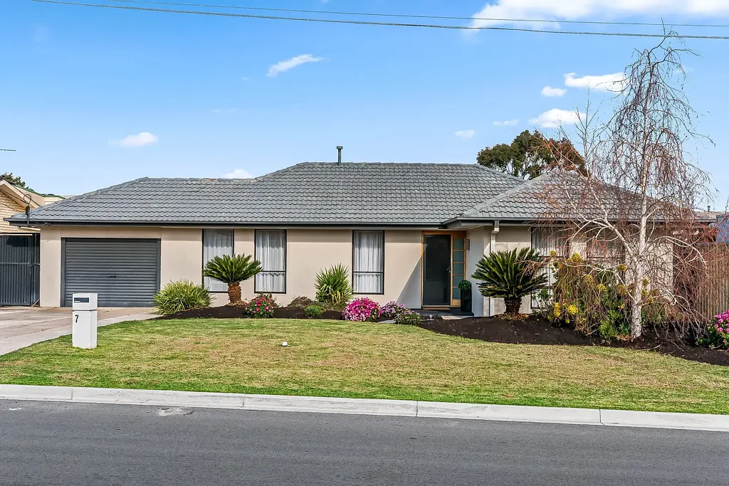 Dernancourt 3房  Beautiful Contemporary Base Promises the Brightest of Beginnings.