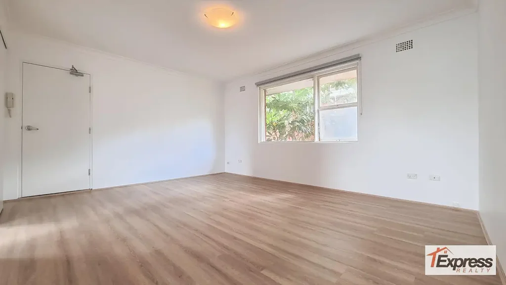 NEWLY RENOVATED BRIGHT TWO BEDROOM APARTMENT