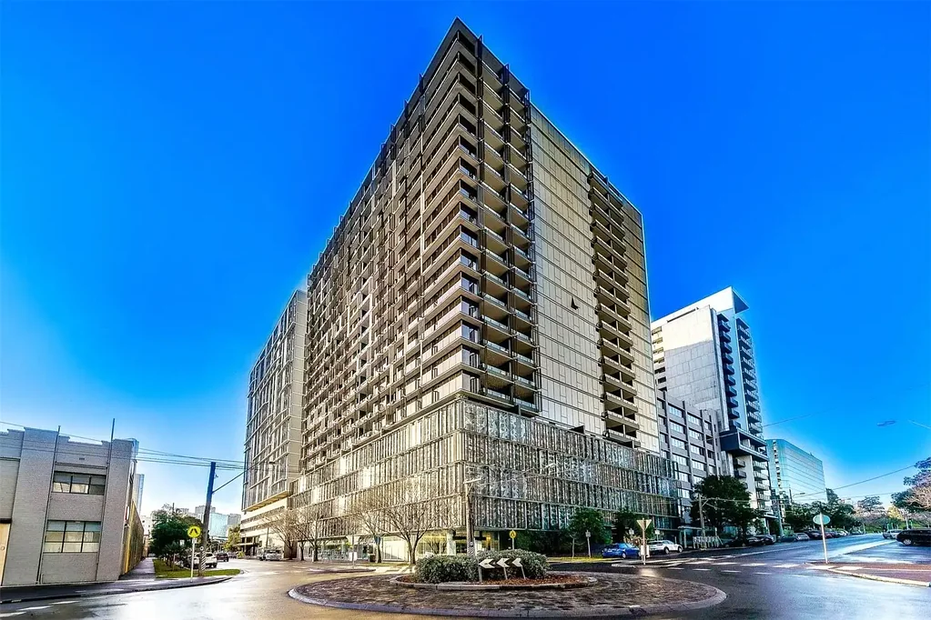 Stylish 1-Bedroom Apartment in Peaceful Southbank Pocket