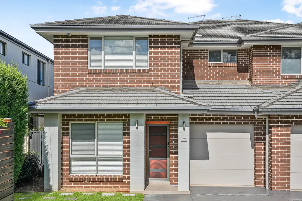 Stylish Duplex in the Heart of Ermington!