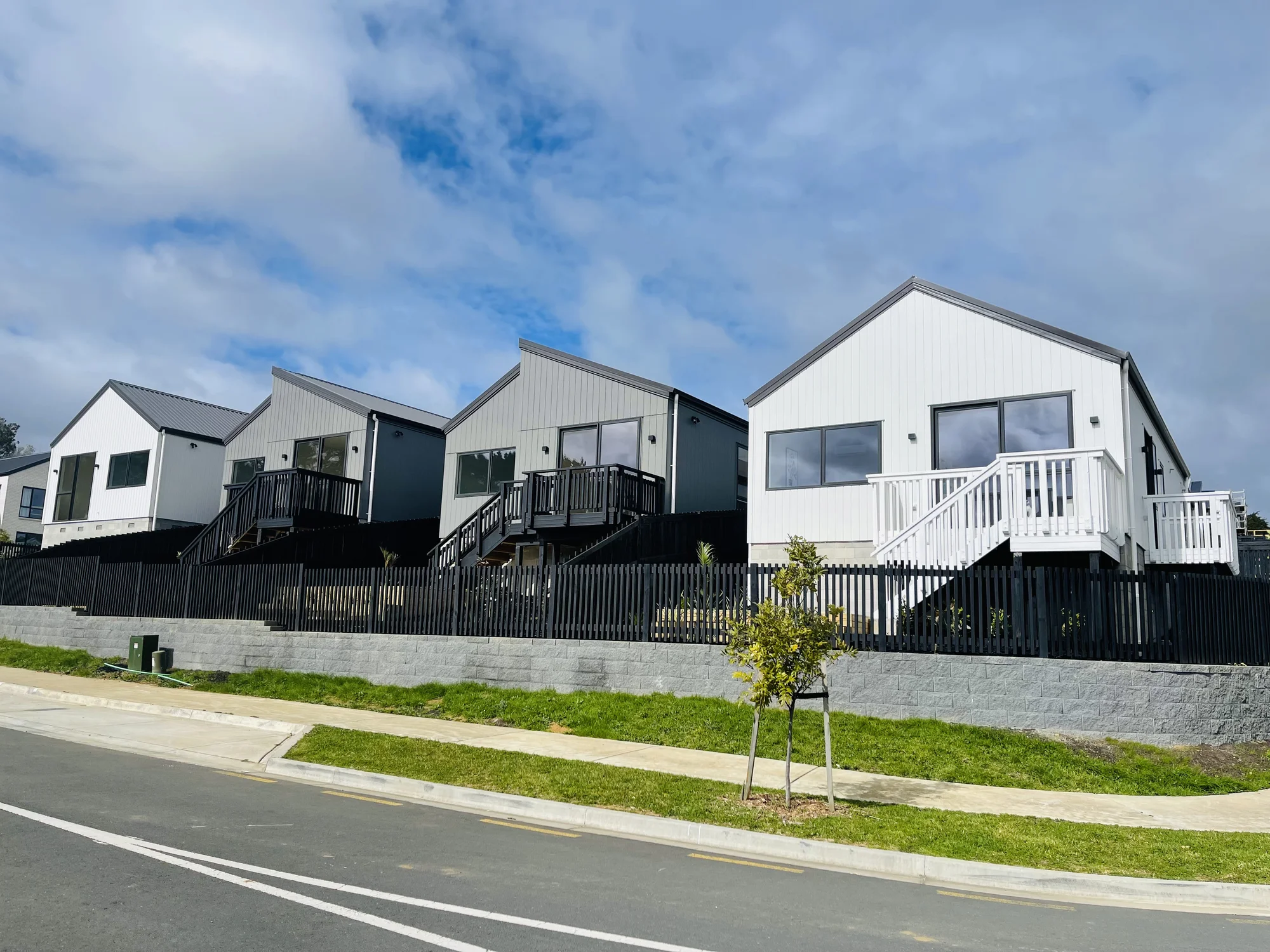 Pukekohe 3Moenga Brand-New Homes with Views & Double Garages
